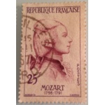 f81_157881818